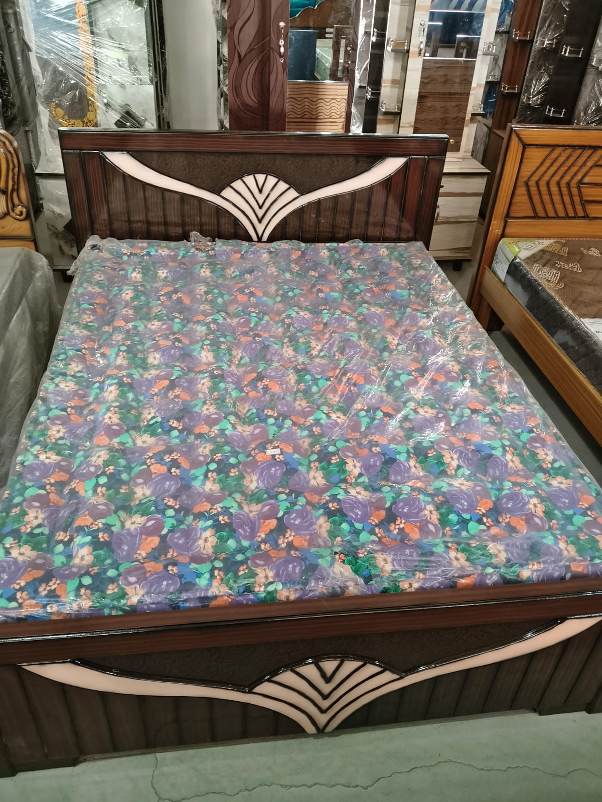 shesham wood queen cot (carving)